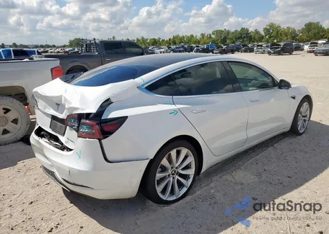 2020 Tesla Model 3 z USA, uszkodzony, nr VIN 5YJ3E1EB6LF719807